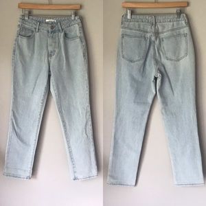Pacsun Light Wash Mom Jean Size 26 NWOT